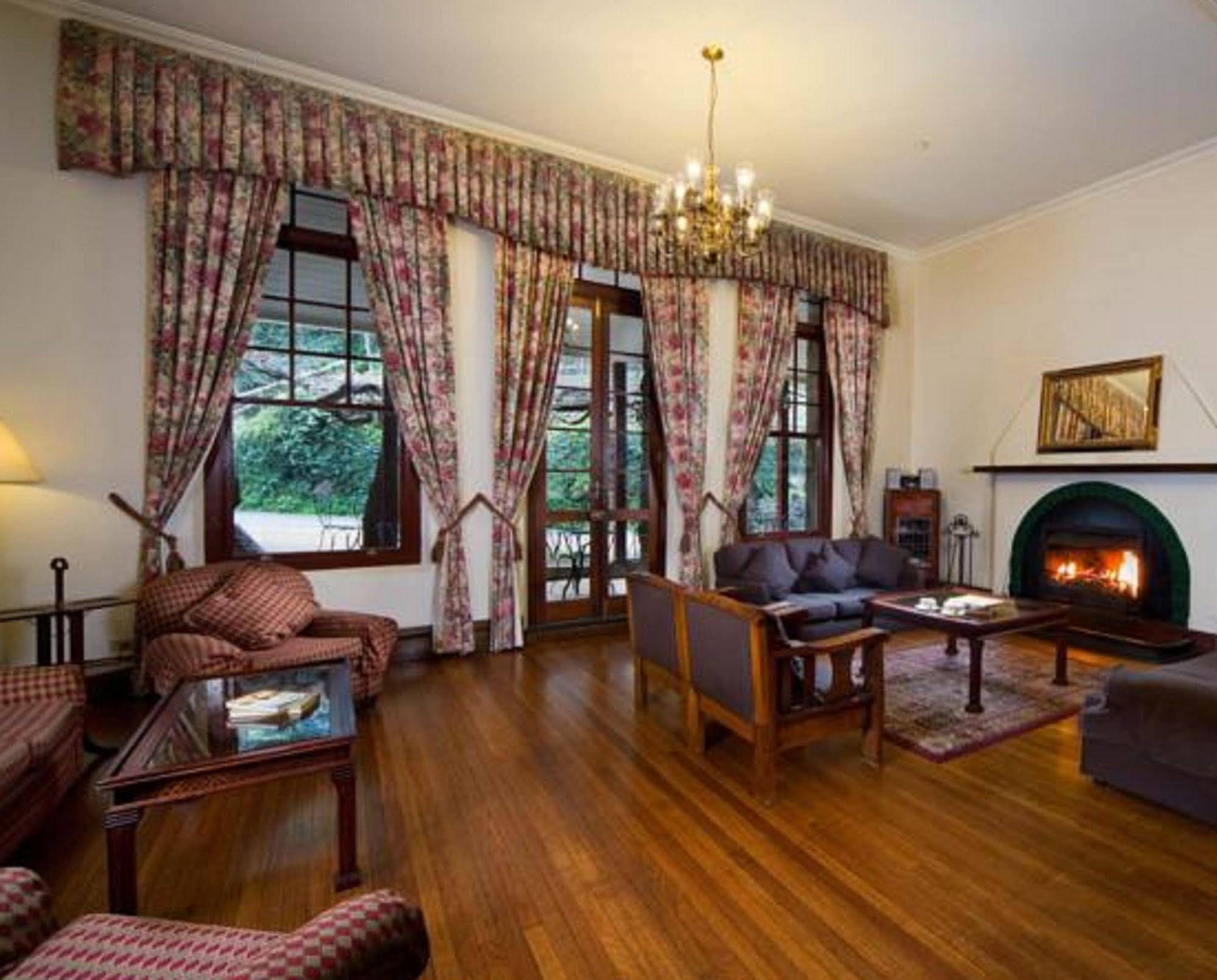Jenolan Caves House Hotel Екстериор снимка